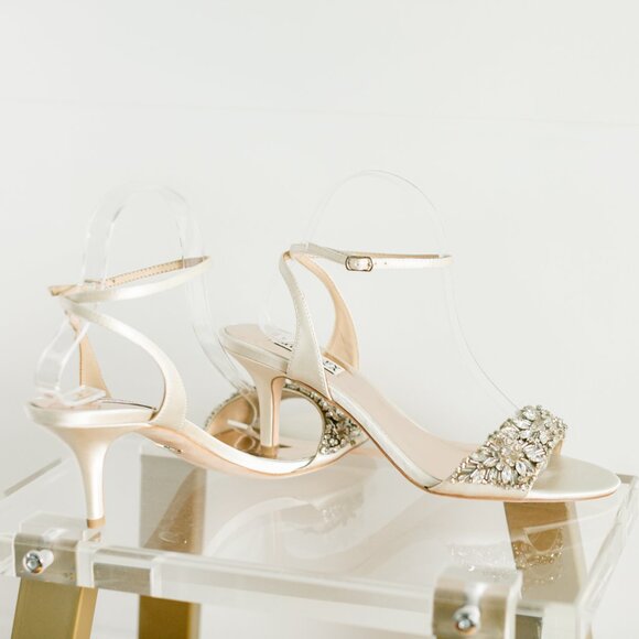 Badgley Mischka Richelle 8.5 Women's Heels Ivory Kitten Heel Satin - Picture 16 of 16